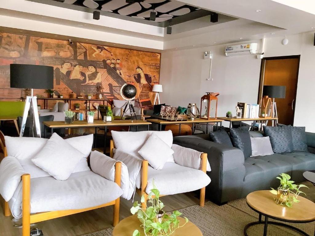 安达库拉素万那普米机场标志酒店 邦波 外观 照片